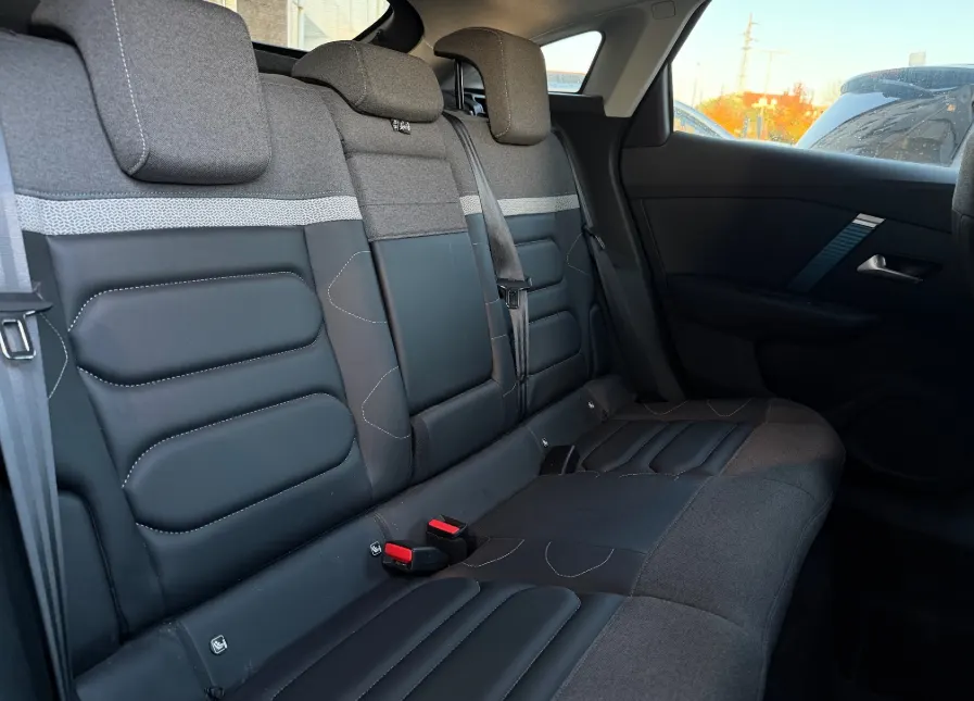 Citroën e-C4 Shine 7