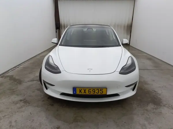 Tesla Model 3 Performance Dual Motor AWD 3