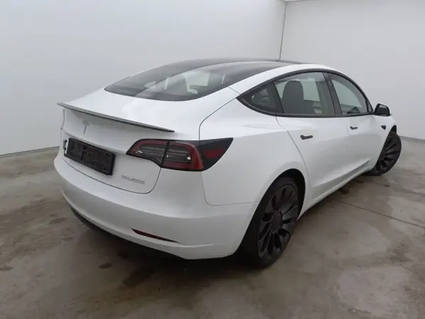 Tesla Model 3 Performance Dual Motor AWD 2