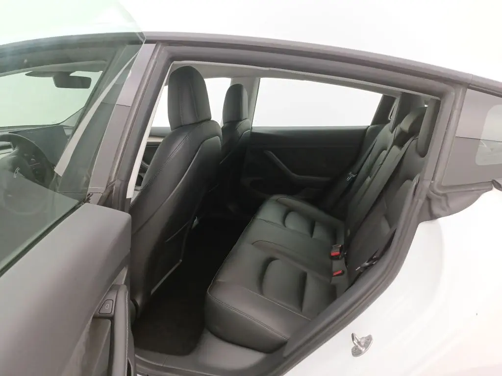 Tesla Model 3 Performance Dual Motor AWD 15