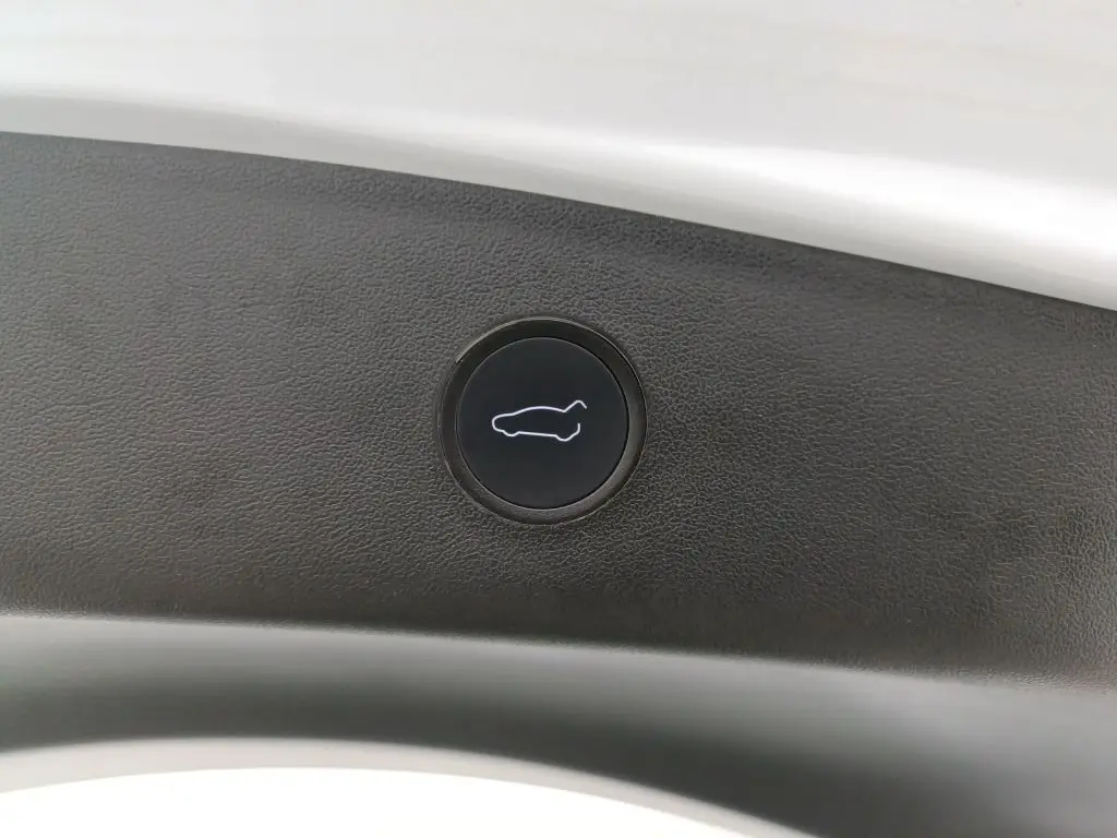 Tesla Model 3 Performance Dual Motor AWD 19