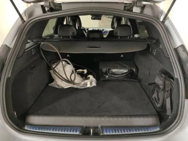 Mercedes-Benz C 300 e AMG Line 8