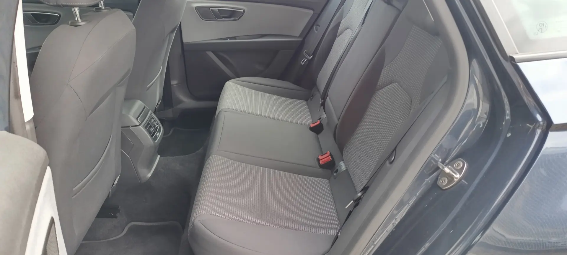 SEAT Leon ST 1.6 TDI Style S/S 9