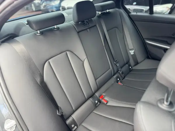 BMW 316 d Pack M Auto 22