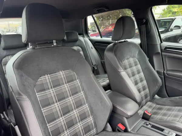 Volkswagen Golf 2.0 TDi GTD 24