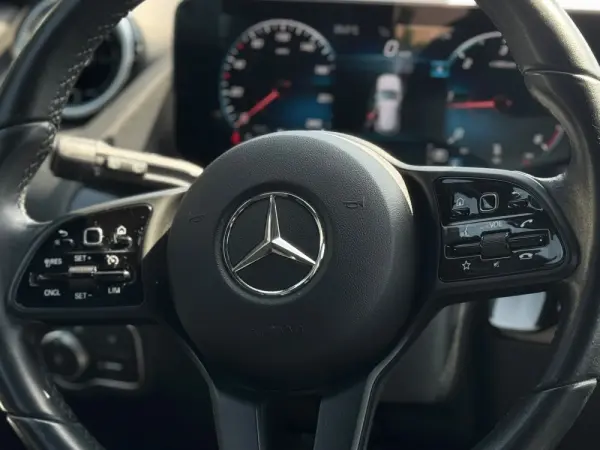 Mercedes-Benz GLA 200 d 4Matic 8G-DCT Special Edition 9