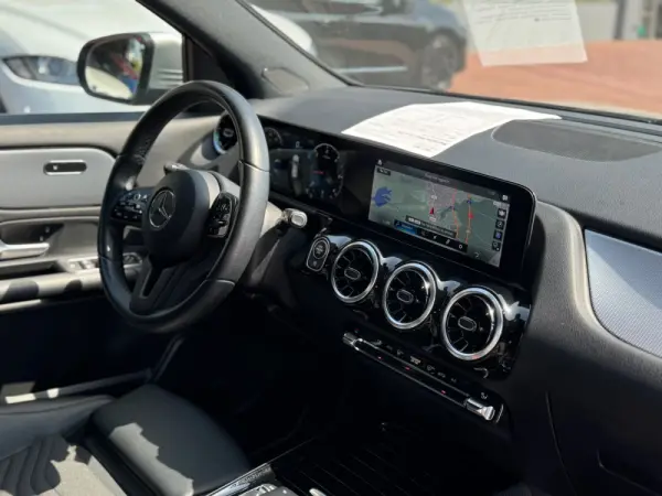 Mercedes-Benz GLA 200 d 4Matic 8G-DCT Special Edition 17