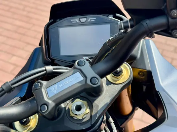 Suzuki Katana Katana neo-retro de alta performance 13