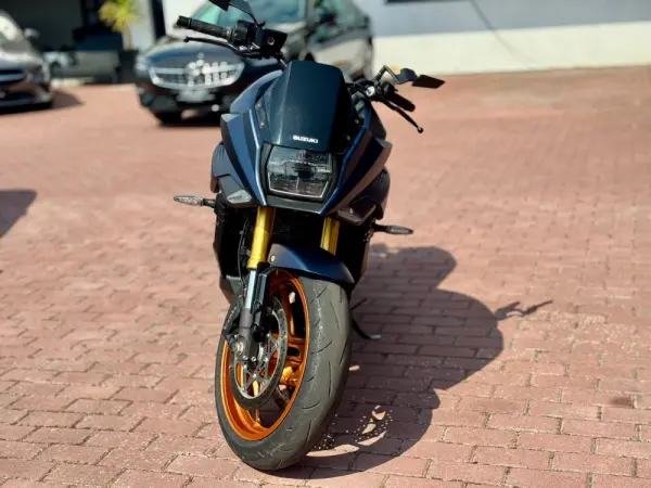 Suzuki Katana Katana neo-retro de alta performance 3