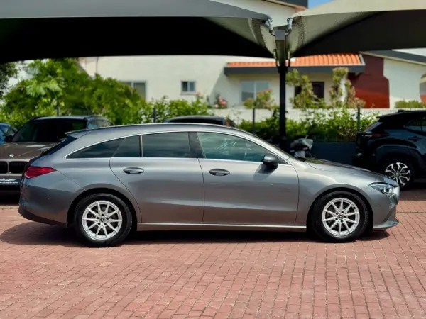 Mercedes-Benz CLA 180 d Shooting Brake Business Solutions 8