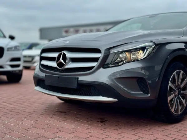 Mercedes-Benz GLA 180 d Style 2