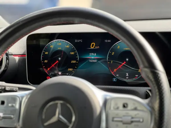 Mercedes-Benz A 180 AMG Line 25