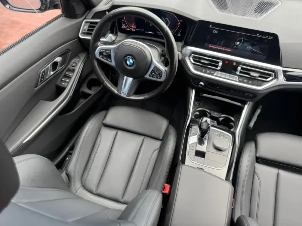 BMW 316 d Pack M Auto 11