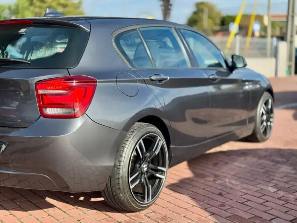 BMW 118 d Line Urban 9