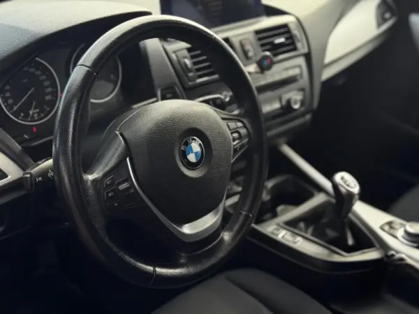 BMW 118 d Line Urban 19