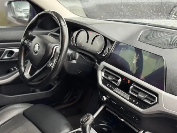 BMW 318 d Touring Sport 8