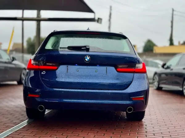 BMW 318 d Touring Sport 9