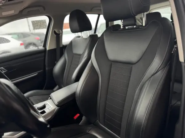 BMW 318 d Touring Sport 11