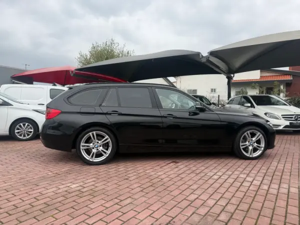 BMW 318 Touring Efficient Dynamics 8