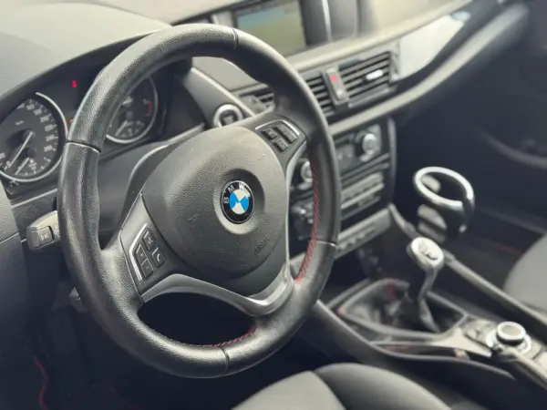 BMW X1 18 d sDrive 8