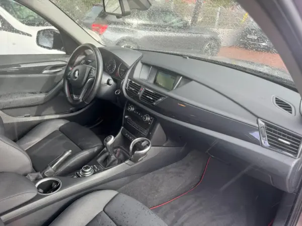 BMW X1 18 d sDrive 11