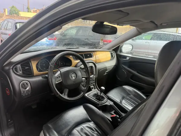 Jaguar X-Type 2.0 D Executive 5