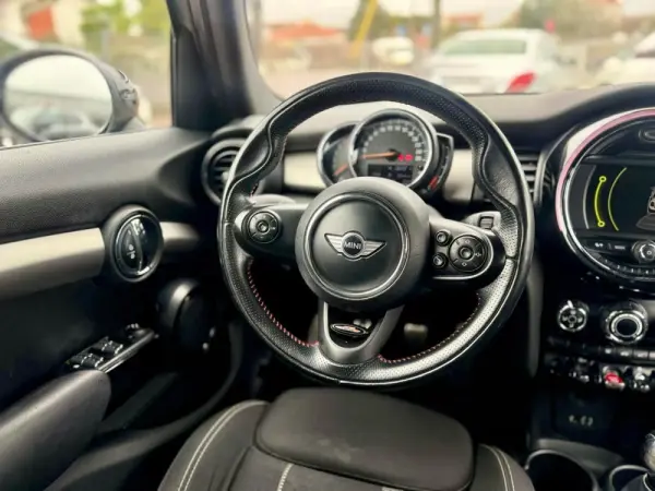 MINI 5 Portas John Cooper Works Cooper D 9