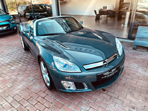 Opel GT 2.0 264 cv 4