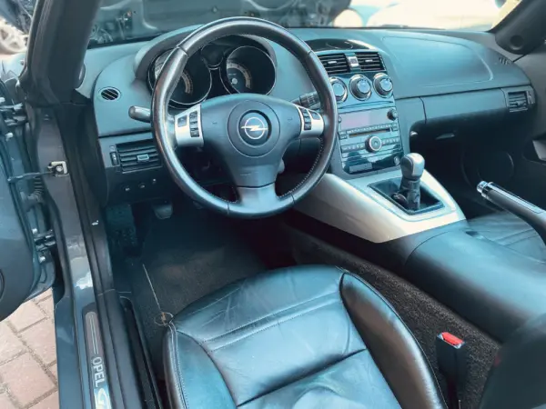 Opel GT 2.0 264 cv 24