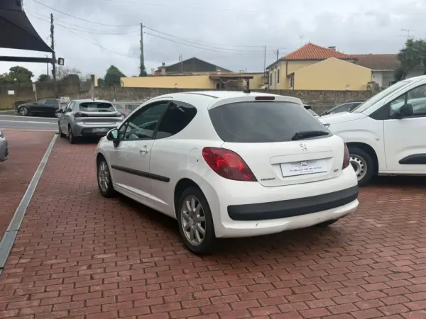 Peugeot 207 1.4 HDi XA 2