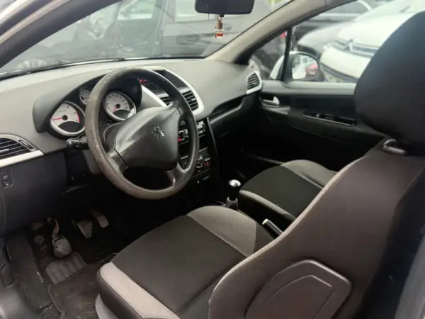 Peugeot 207 1.4 HDi XA 5