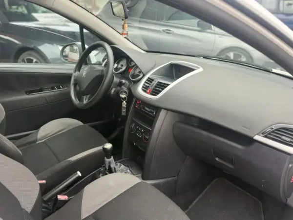 Peugeot 207 1.4 HDi XA 6