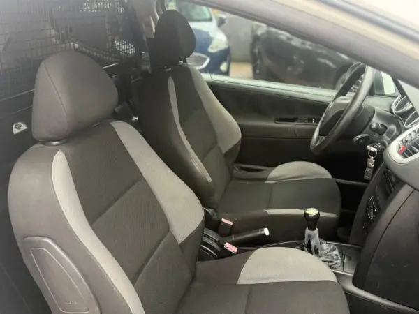 Peugeot 207 1.4 HDi XA 7