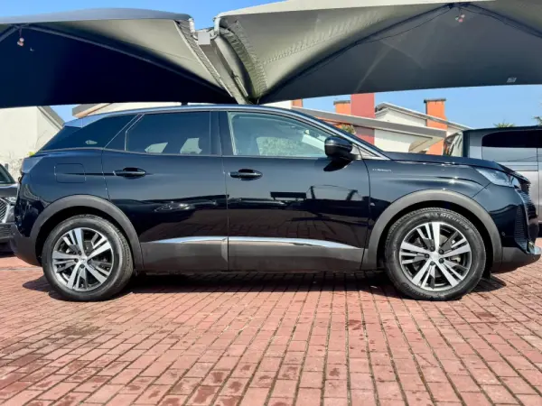 Peugeot 3008 4 Hybrid High Power 6