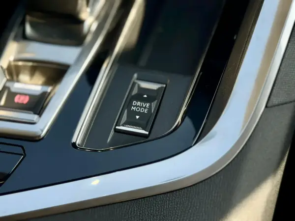 Peugeot 3008 4 Hybrid High Power 15