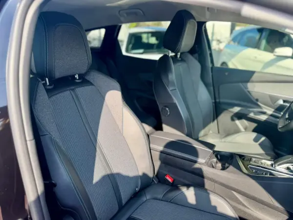 Peugeot 3008 4 Hybrid High Power 17