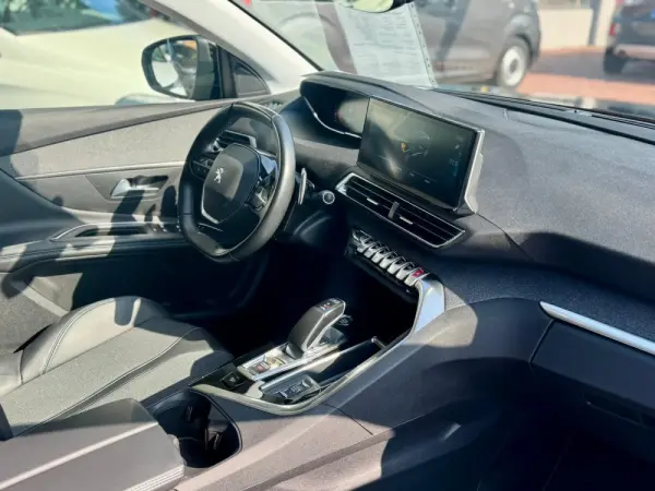 Peugeot 3008 4 Hybrid High Power 18