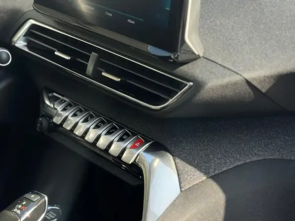 Peugeot 3008 4 Hybrid High Power 19