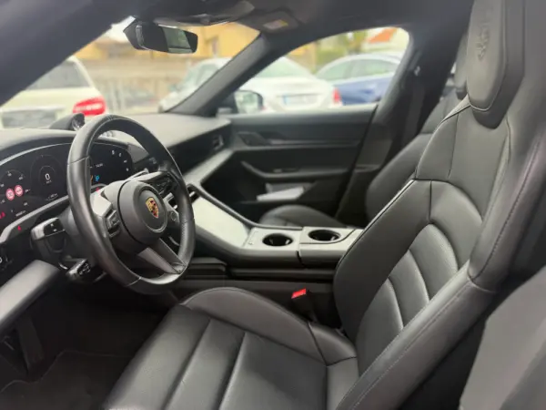 Porsche Taycan Sport Turismo ST 4S 12