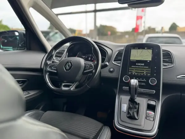 Renault Grand Scénic 1.7 Blue dCi Bose Edition EDC 11