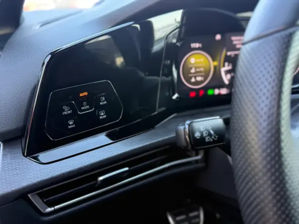 Volkswagen Golf 2.0 TSI GTI DSG 12