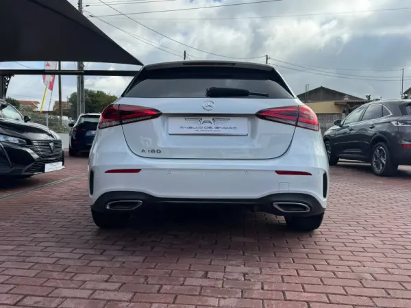 Mercedes-Benz A 180 AMG Line 10