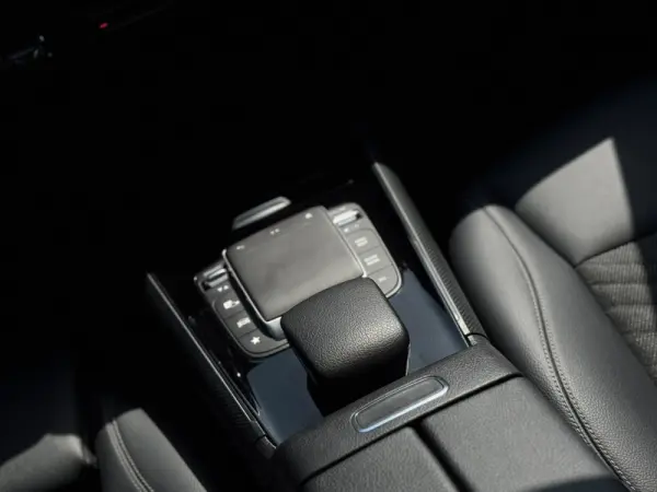 Mercedes-Benz GLA 200 d 4Matic 8G-DCT Special Edition 19