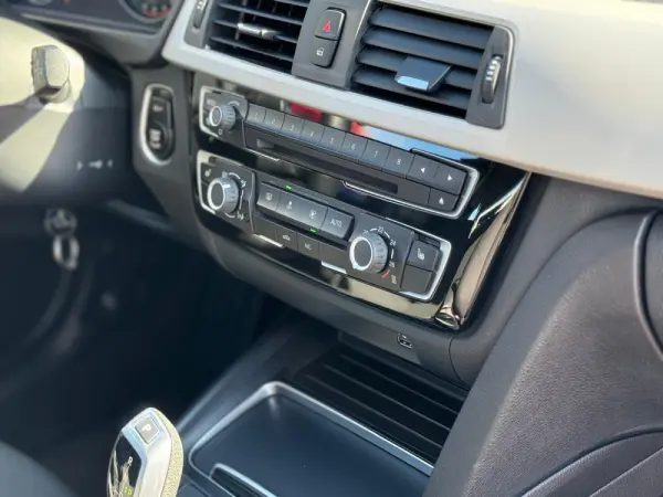 BMW 320 d xDrive Auto 20
