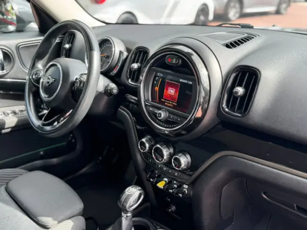 MINI Countryman Cooper SE ALL4 Auto 21