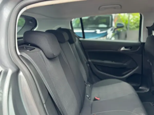 Peugeot 308 1.6 BlueHDi Allure 25