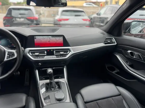 BMW 318 d Pack M 19