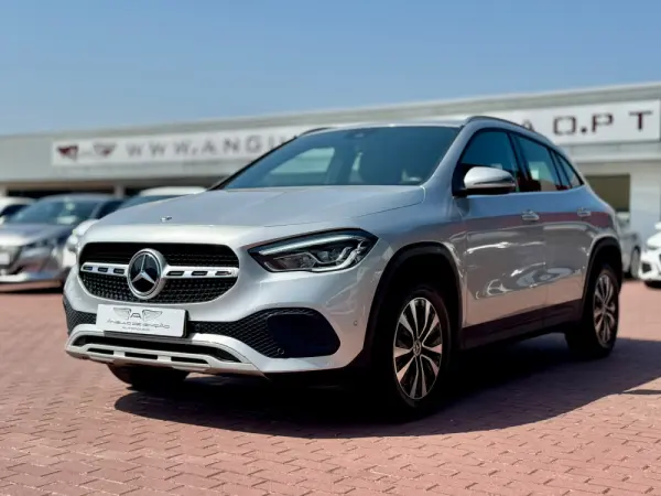 Mercedes-Benz GLA 200 d 4Matic 8G-DCT Special Edition 1