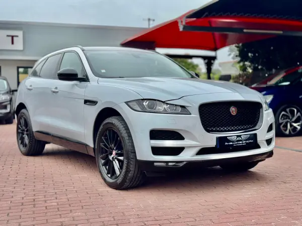 Jaguar F-Pace 20d R-Sport 4