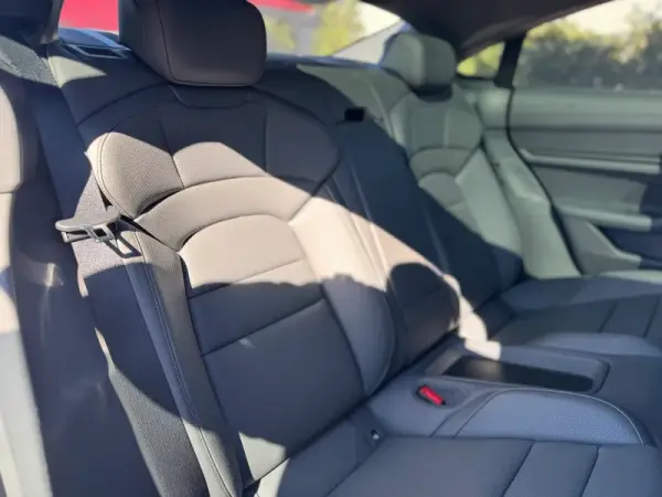 Porsche Taycan Turbo 22
